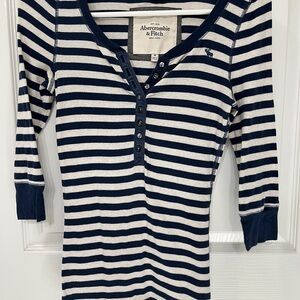 Abercrombie & Fitch Striped Henley 3/4 Top - Navy and off White